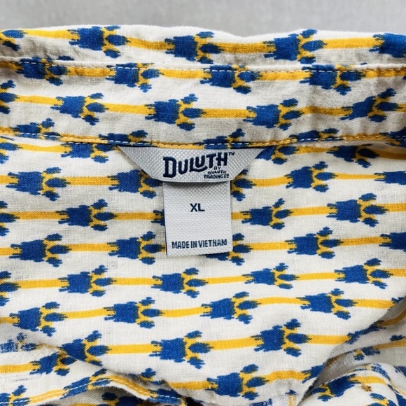 Duluth Trading Co Women's Hemp Organic Cotton Blouse All Over Paw Print Size XL - Picture 8 of 11